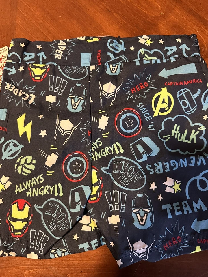 Bañador Marvel para niños talla 4T Foto 2 de 3