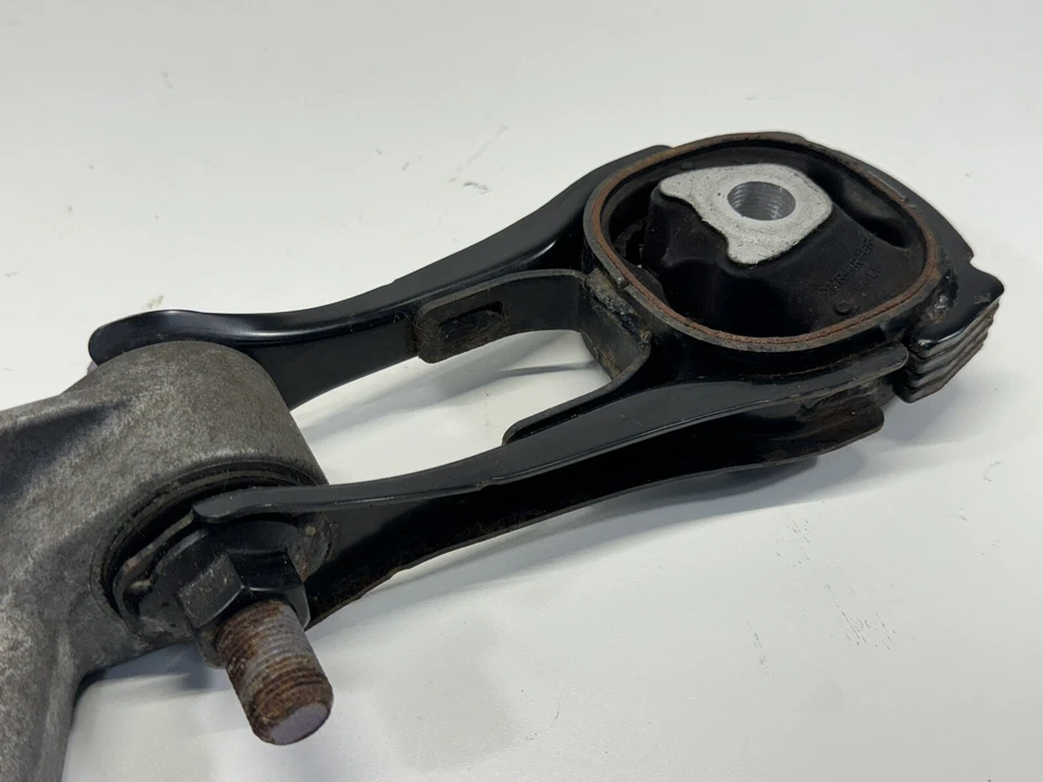 2016-2018 TOYOTA PRIUS ENGINE HYBRID TRANSMISSION TORQUE ROD MOUNT BRACKET OEM - Image 3 of 4