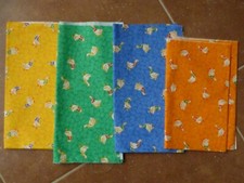 Lot de 4 tissus avec des OiES - coton -  NEUFS
