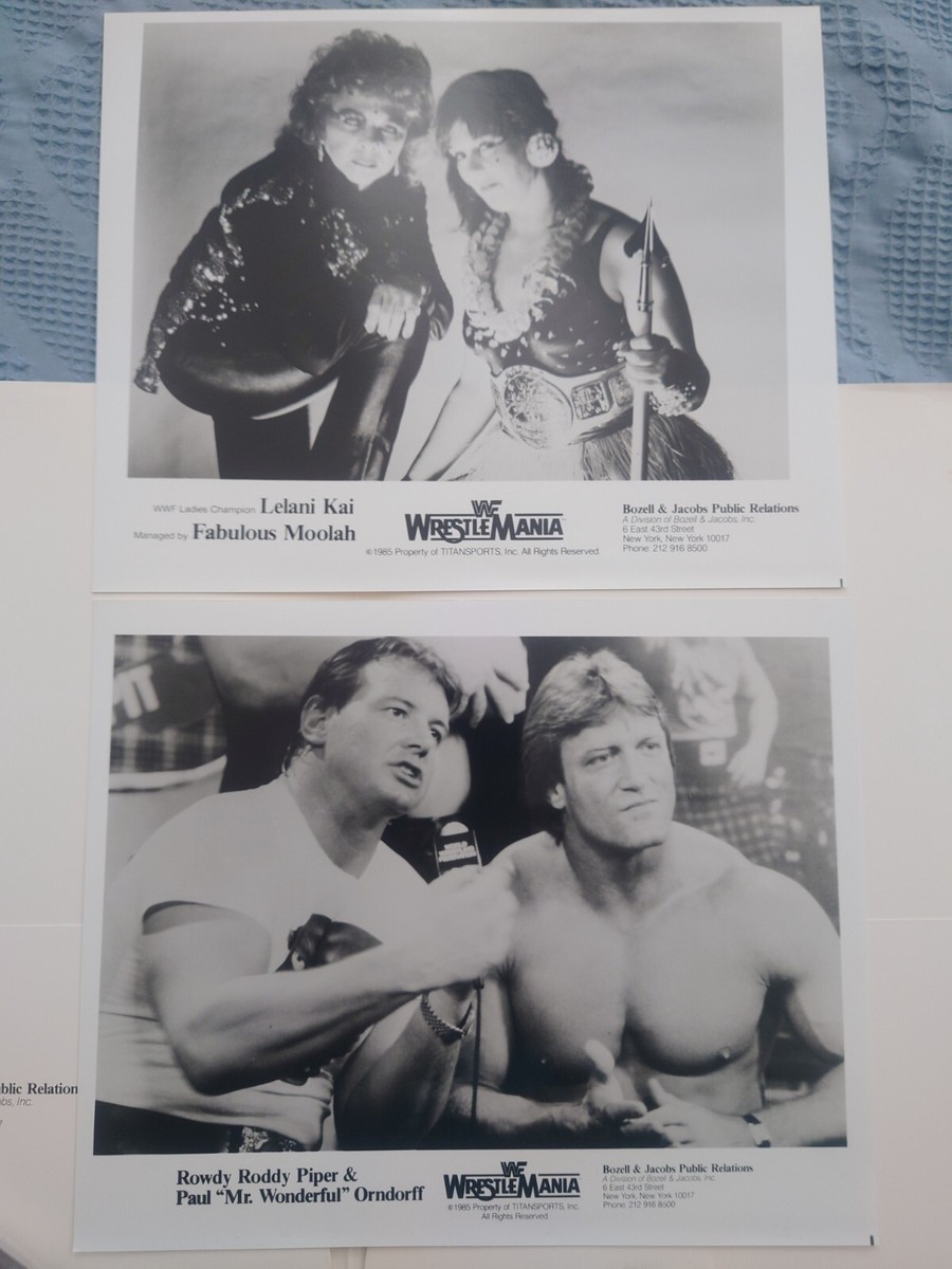 WWF/WWE Original WrestleMania 1 set. Poster, program, radio WWF/WWE Original WrestleMania 1 set. Poster, program, radio