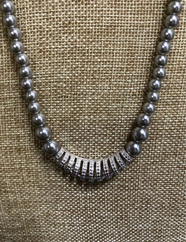 VTG Avon SAQ Necklace Gray Faux Pearl Pendant Silvertone 16" w/ 4" Ext Free Ship - Image 2 of 4