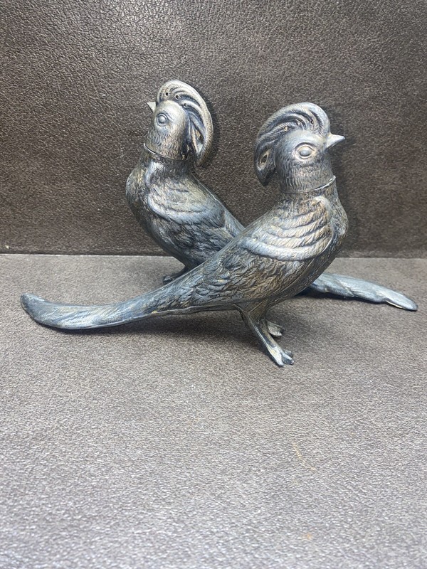 Vintage Metal Pheasant Birds Salt & Pepper Shaker Table Decoration