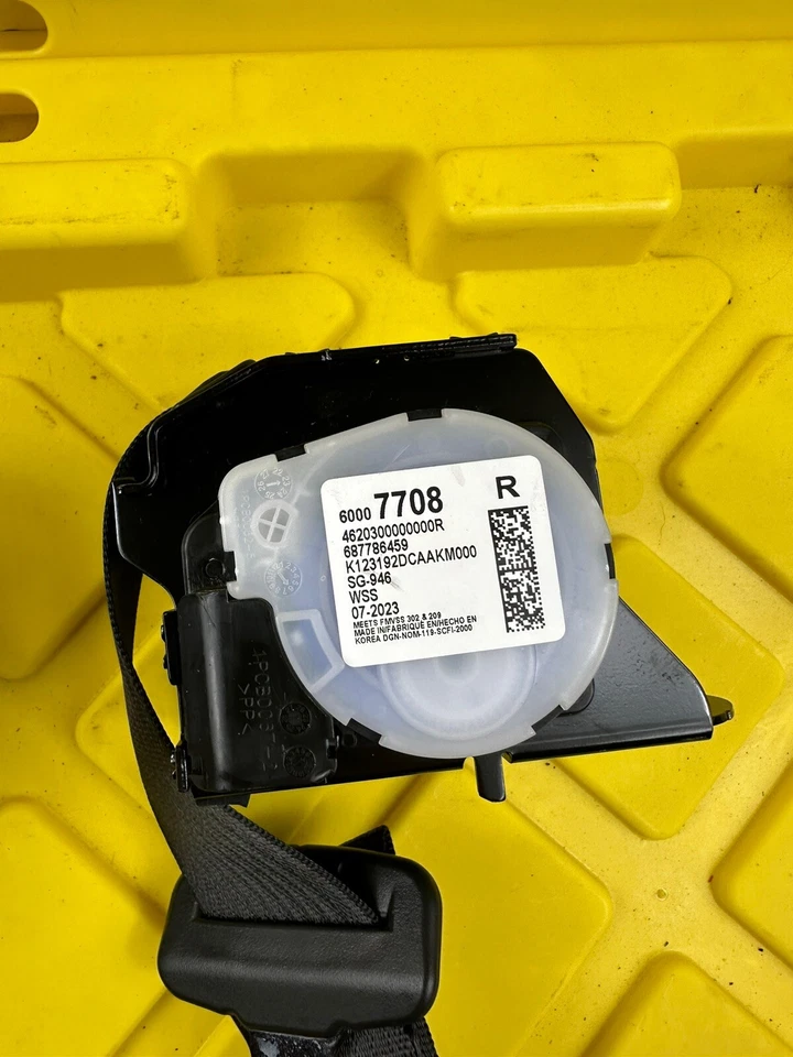 НАТЯЖИТЕЛЬ РЕМНЯ БЕЗОПАСНОСТИ CHEVROLET TRAX 2-Я СТОРОНА второй ряд 2024 - Изображение 4 из 4