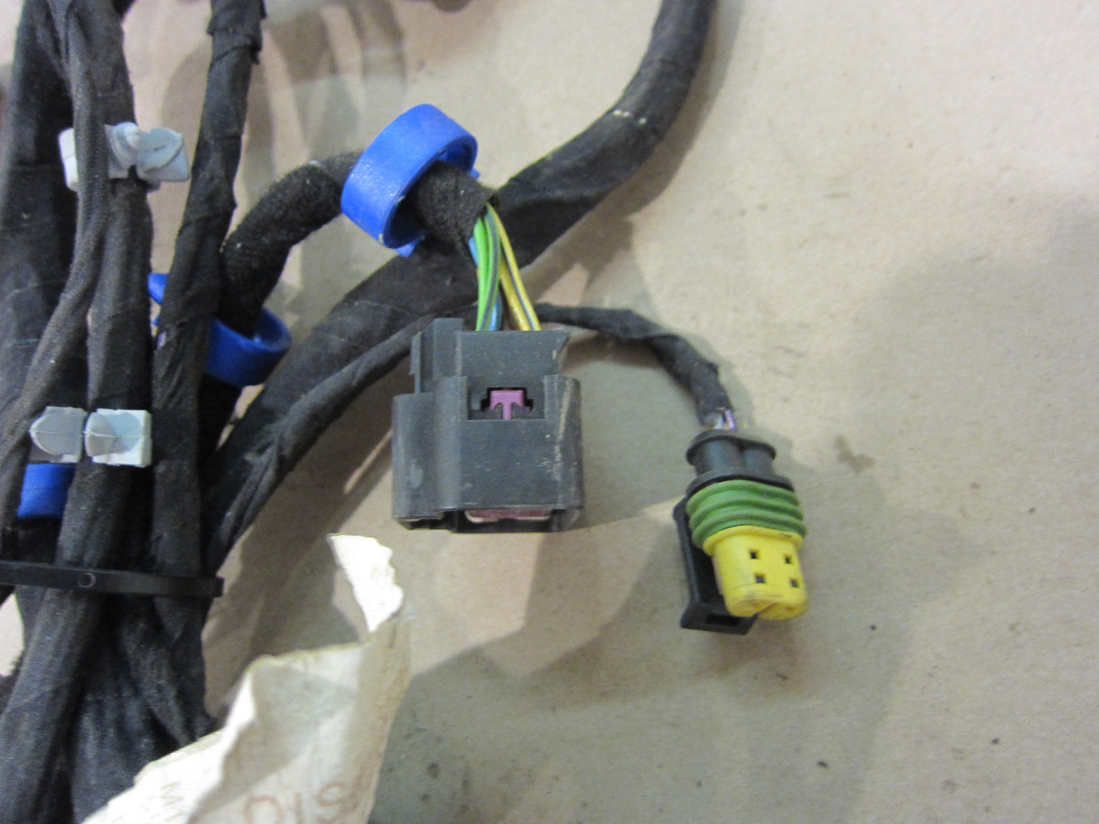 Maserati Quattroporte Rear Door Electrical Connection Cables. Part# 200536