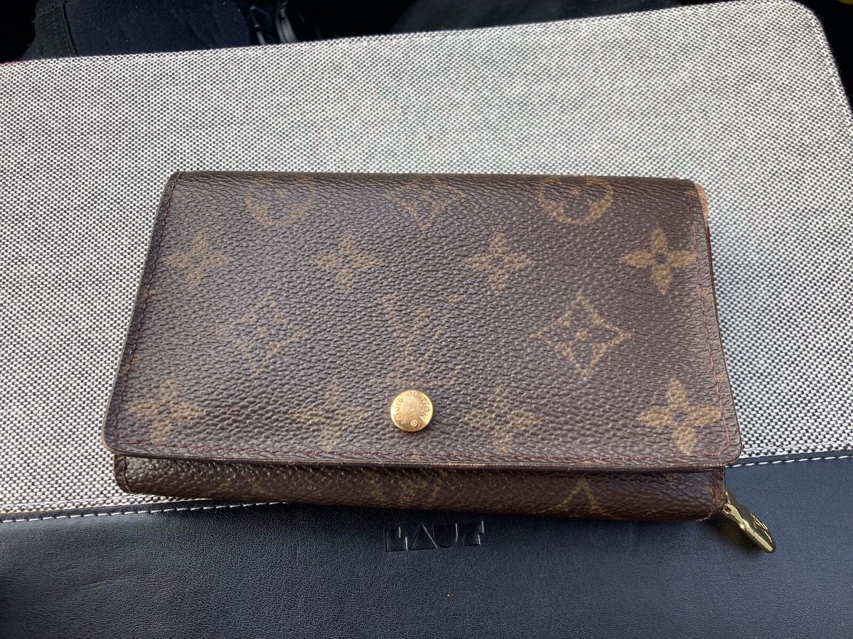 Louis Vuitton Monogram Porte Monnaie Billets Tresor Bifold  display picture 1
