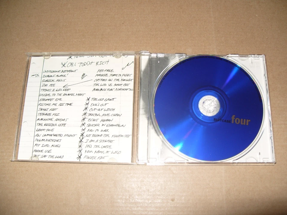 GUIDED BY VOICES SUITCASE CD FOUR -25 TRACKS CD + INLAYS EXCELLENT+. (M2) - Image 3 of 4