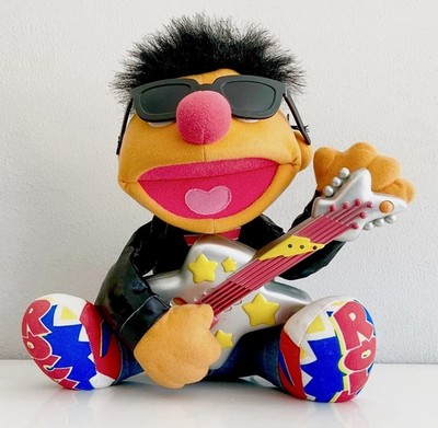   ROCK N ROLL Ernie Sesamstraße TYCO (1998) mit Sound & Licht / Hand Defekt !