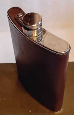 Luxe AHS 8oz Tin Lined Germany Flask | English Saddle Leather Case | TRIANGLE