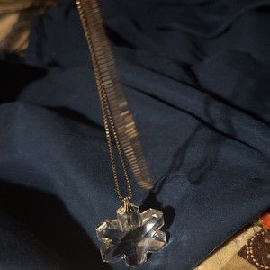 Vintage Sterling Silver 925 AU Crystal Snowflake Pendant With 24 Chain 