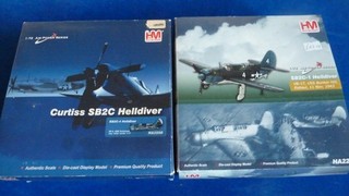 LOT HOBBYMASTER CURTIS HELLDIVER x 2 USS BUNKER HILL & YORKTOWN 1/72 SEE NOTES