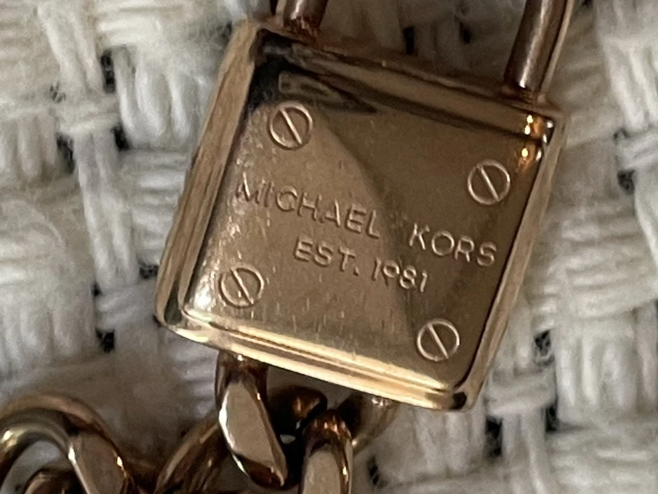 Michael Kors Gold Padlock Chain Toggle Long 32' Necklace MKJ3723710 NWT - Image 4 of 4