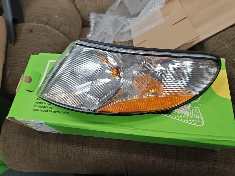NUEVO OEM Valeo Saab NG 900 Conjunto de luz de señal de giro izquierda 4240354 1994 a 1998 Foto 3 de 3