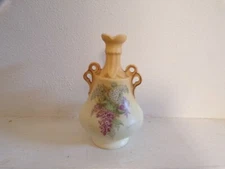 Vtg Lilac Flowered Bud Vase