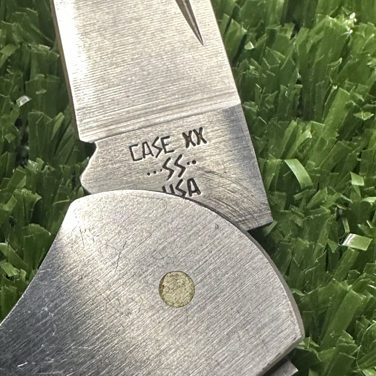 Case XX M1056 LSSP Small lockback knife 5 Dot Stainless Case XX M1056 LSSP Small lockback knife 5 Dot Stainless
