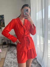 Elegant Set MANERA ODEVATCA: Stylish Wardrobe Essential for Every Occasion