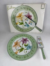 Home Essentials LILIES Porcelain 11” Cake Plate with Server I. Godinger & Co