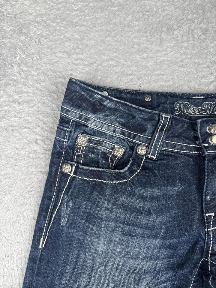 Pantalones cortos de mezclilla Miss Me para mujer 29 Bermudas azules adornados con solapa bolsillos JP5082BM-3 Foto 4 de 4