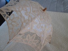 Vtg Child's Parasol - Ecru Lace/White Lining, Wood Handle