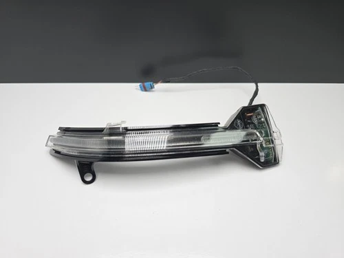 OEM BMW 5/6/7/GT F01/F06/F07/F10/ TURN SIGNAL LENS RIGHT EXTERIOR MIRROR