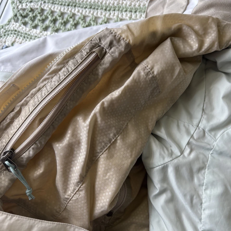 The North Face Women’s 2 Piece Ski Overcoat Jacket Set Size S Cream & Baby Blue - Image 4 of 4