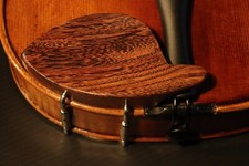 1 piece Violin Tamarind wood Dresden Style Chin Rest 4/4 with Standard Bracket.