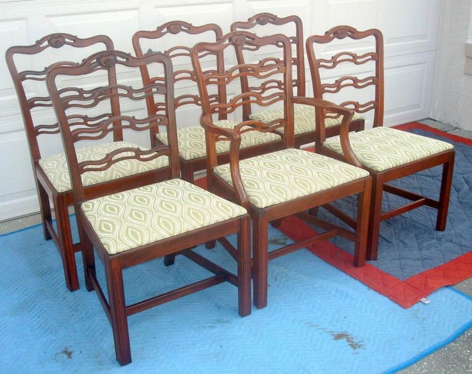 JUEGO DE 6 SILLAS DE COMEDOR CHIPPENDALE CON RESPALDO DE CINTA CEREZO Foto 4 de 4