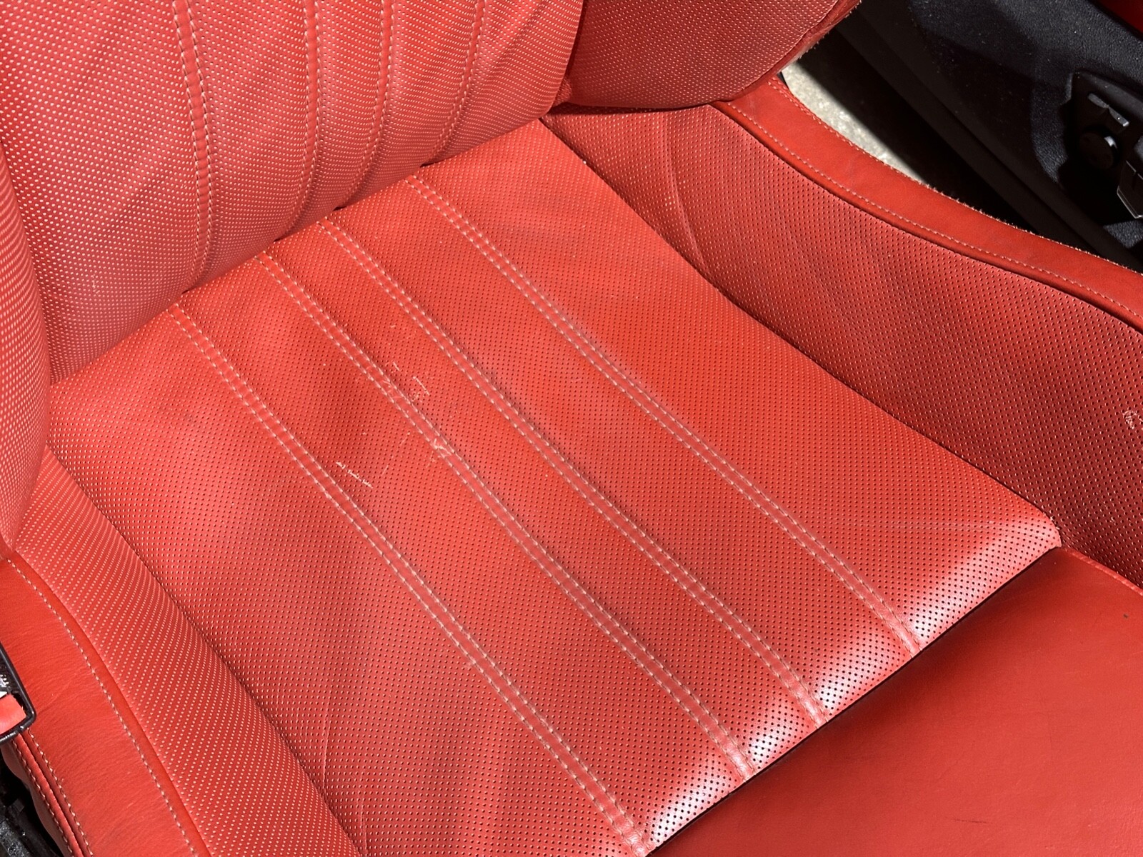 *NOTE* 1417 BMW F10 M5 COMPLETE RED LEATHER INTERIOR SEATS DOOR PANELS