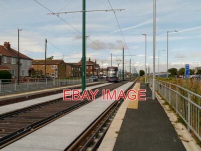 FOTO LINDEL STRASSE STRASSENBAHNHALTESTELLE EINE DER NEUEN STRASSENBAHNHALTESTELLEN AN DER NEU MODERNISIERTEN B