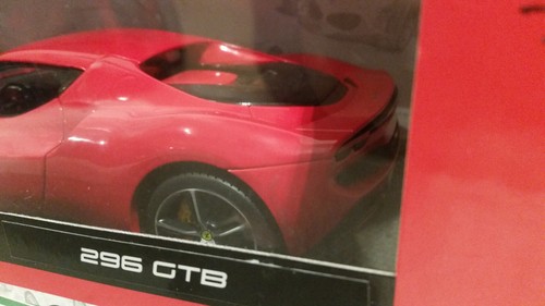 Bburago Race and play 1:18 Ferrari 296GTB *NEW* - Picture 6 of 7