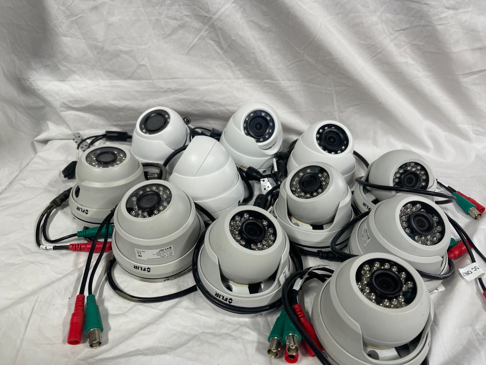 - Indoor/outdoor - Lot Of 12