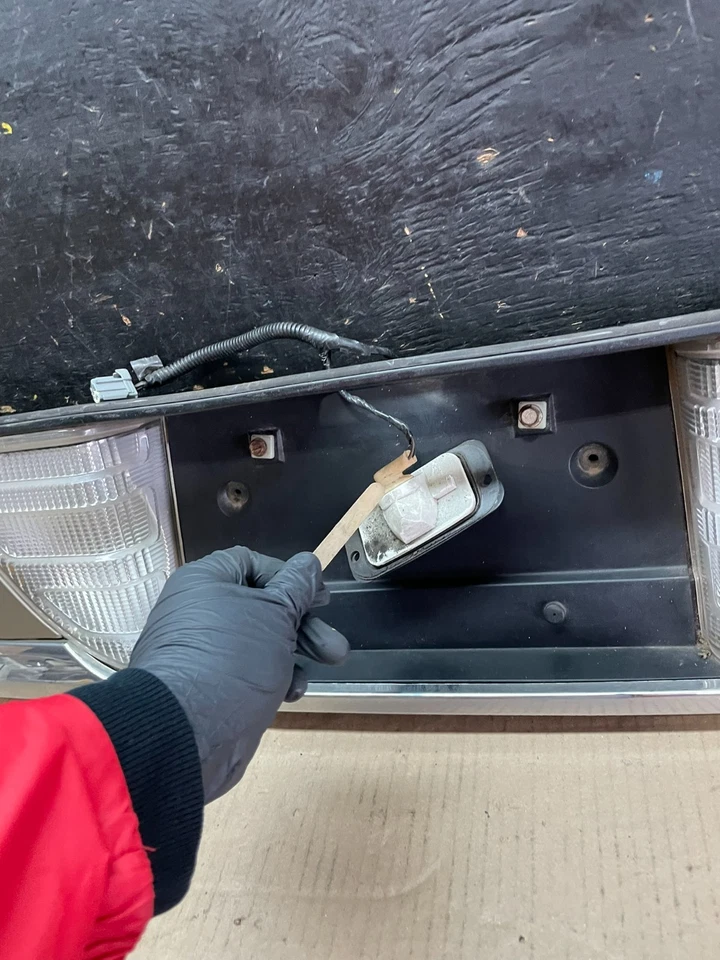 Ford Crown Victoria 1998 a 2011 maletero trasero adorno placa panel U7501 DG Foto 4 de 4