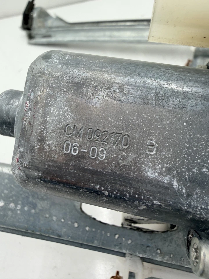 07-14 GMC YUKON DELANTERO IZQUIERDO REGULADOR LATERAL VENTANA MOTOR OEMB240-01 Foto 2 de 4