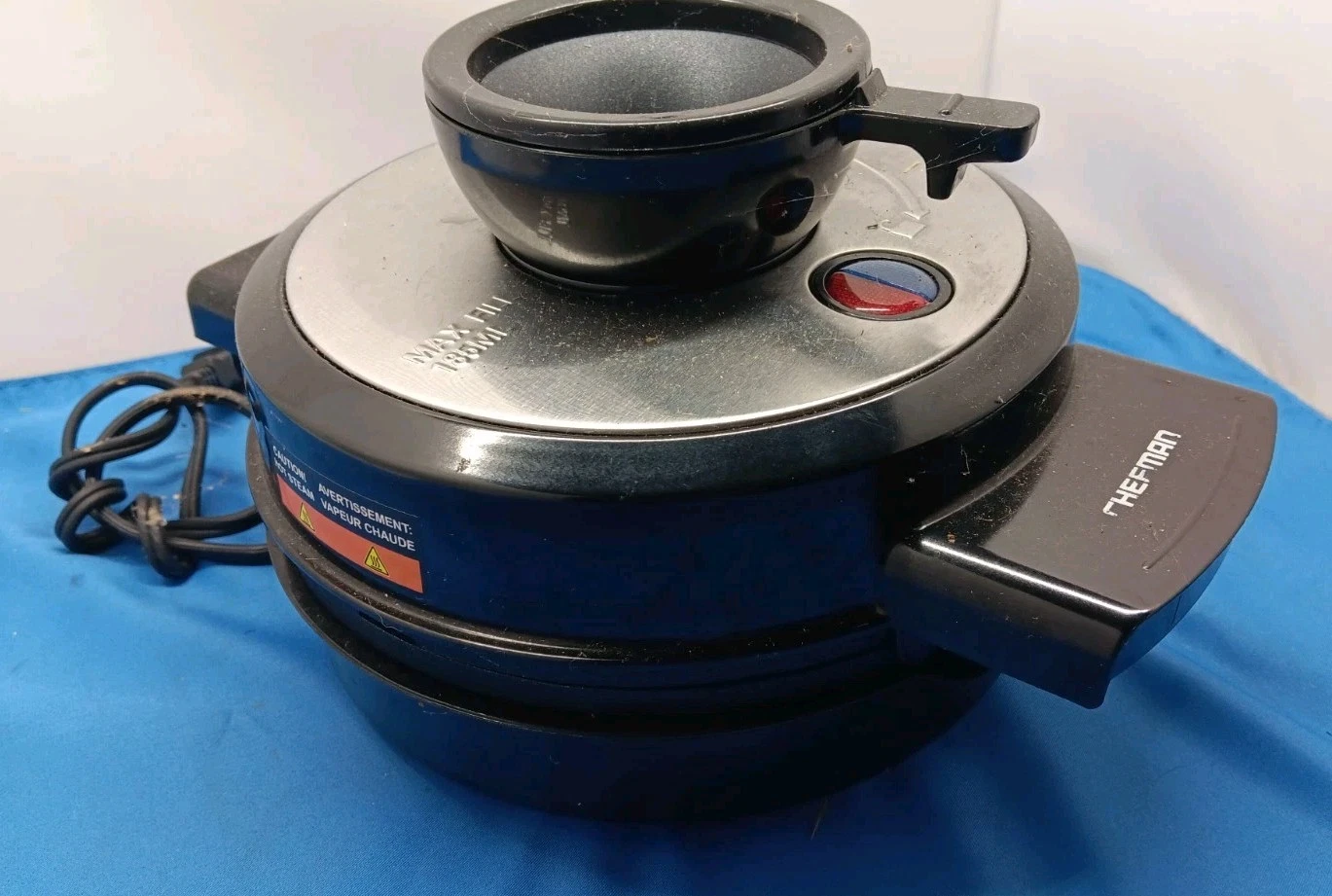 Chefman RJ04-4RV Perfect Pour Volcano Belgian Waffle Maker NO Mess