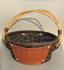 Vintage Harry & David Basket w/Rope, Leather Wicker Made In Hong Kong 8" Round