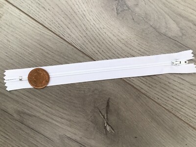 20 cm Nylon Reißverschluss mit geschlossenem Ende weiß