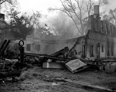 Smouldering ruins of $1 000 This is part of business block destroy .. Old Photo