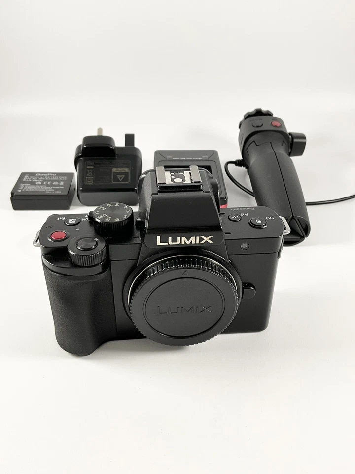 Panasonic LUMIX DC-G100 20.3MP Mirrorless Camera - (Body Only) - Good Condition, photo 1 of 5