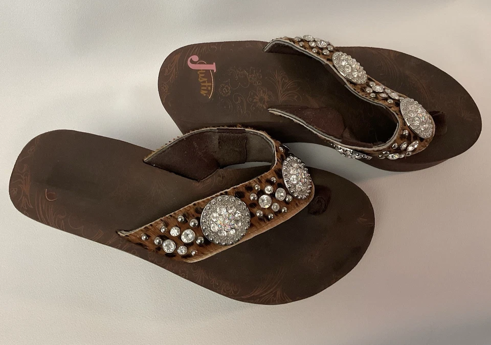 Sandalias de tanga Justin para mujer marrón con tachuelas de estrás decoradas, talla 8 Foto 3 de 4