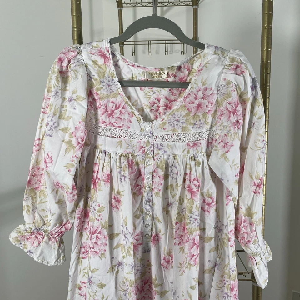 复古 90 年代罕见维多利亚的秘密草原花卉睡衣 Cottagecore 金色标签 — 第 2/4 张图片