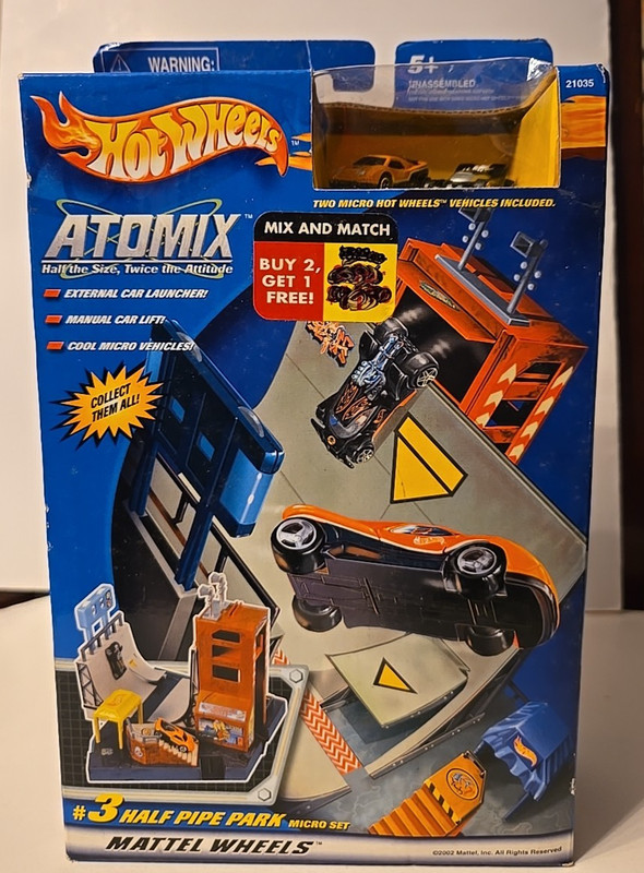 Hot Wheels 2002 Atomix Micro #3 Half Pipe Park Set Unopened Box