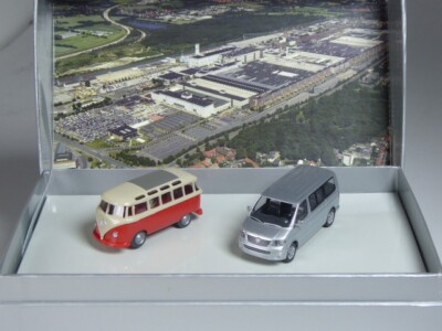 (YG-25) Wiking Sondermodell Set 50 Jahre VW Werk Hannover mit VW T1 Samba in OVP