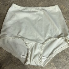VINTAGE WHITE SECOND SKIN PANTY  SIZE MEDIUM
