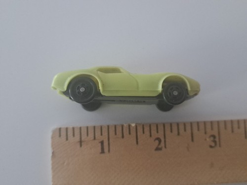 1970's Plastic CORVETTE STINGRAY Yellow ,flames Made Taiwan 2"+ Nice Htf - Picture 8 of 12