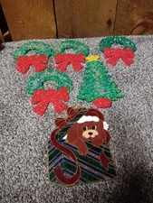 Lot Of 5 Vintage Popcorn CHRISTMAS WREATH a Tree & A Xmas Bear Gift Suncatcher