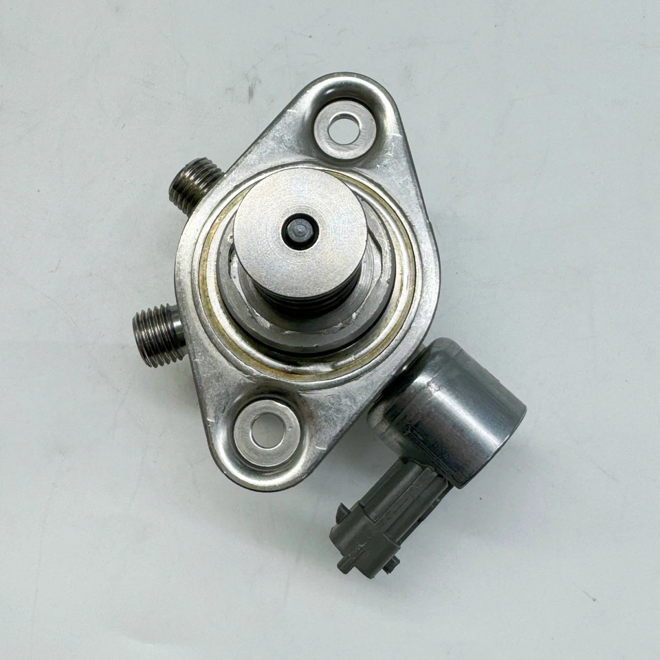 0261520197 LR081595 High Pressure Fuel Pump For Bosch Jaguar Land Rover LR081595 - Image 2 of 4