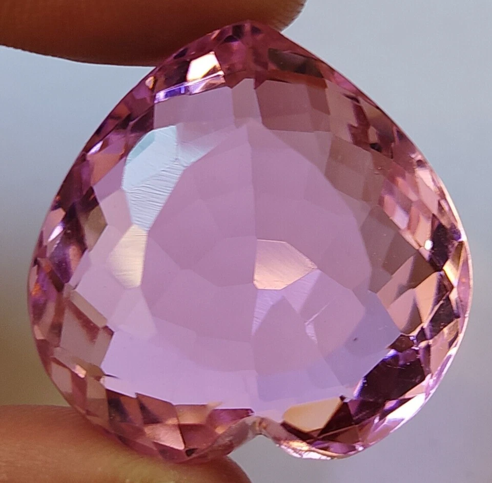 AAA+ 108.70 Ct. Large Pink Kunzite Heart Shape Loose Gemstone for Ring & Pendant - Image 2 of 4