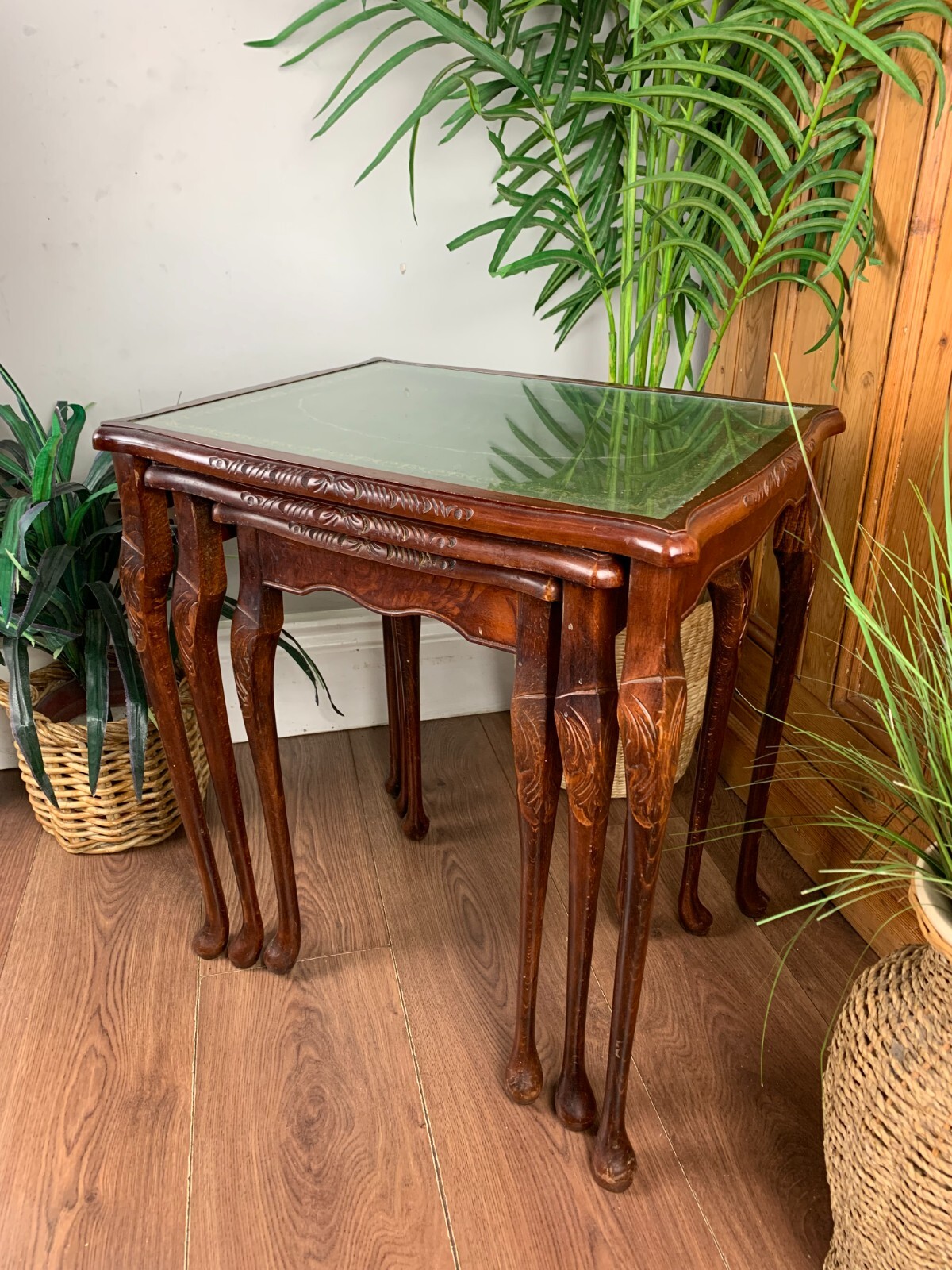 VINTAGE VICTORIAN STYLE NEST OF THREE MAHOGANY & GREEN LEATHER TOP