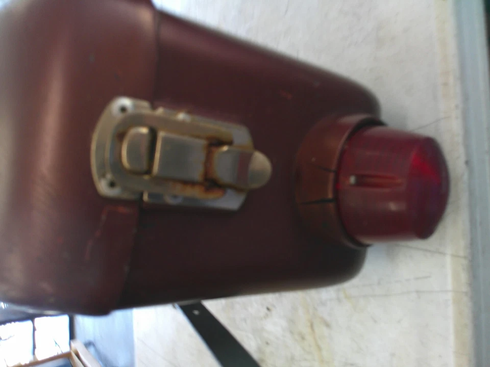 1982-1985 Suzuki GS450 hard saddlebags storage - Image 2 of 4