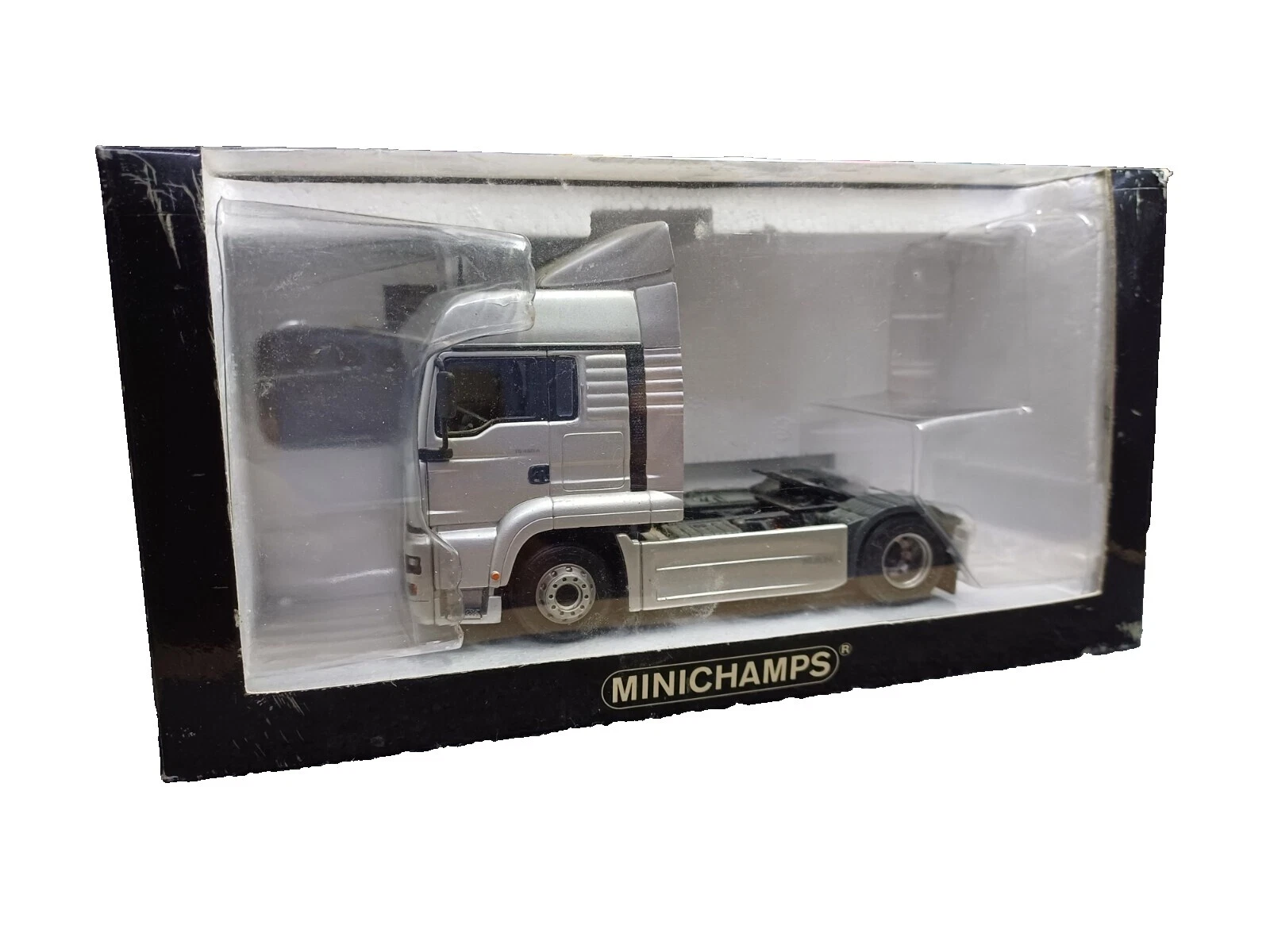 MINICHAMPS Diecast Trucks