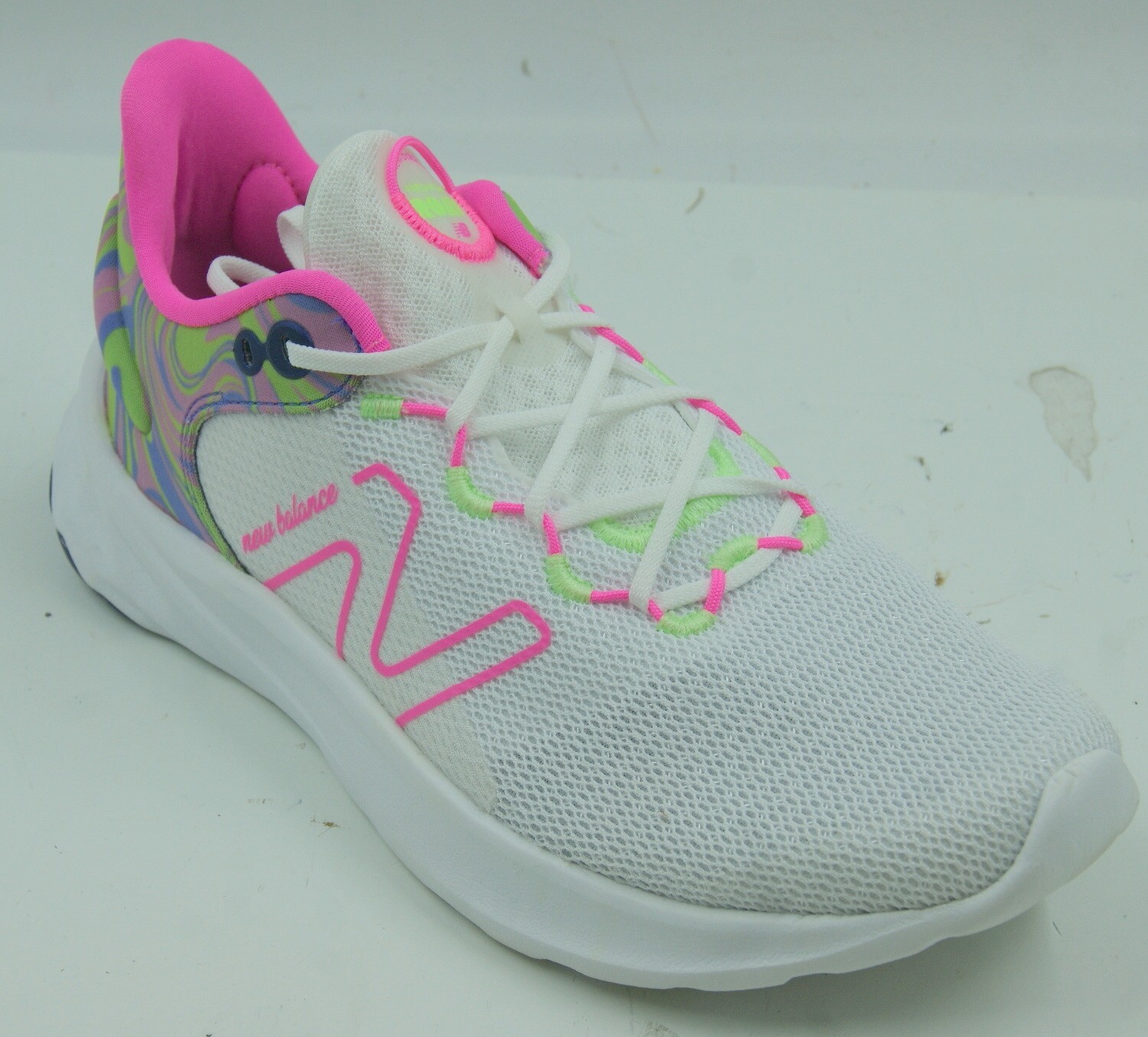 New Balance Fresh Foam Roav Men’s Sneakers 5 White Pink Running Shoes GEROVJW2 New Balance Fresh Foam Roav Men’s Sneakers 5 White Pink Running Shoes GEROVJW2